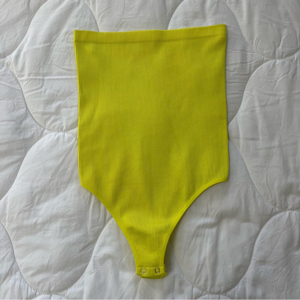 Yellow strapless bodysuit s/m